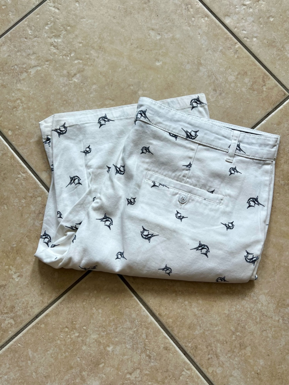 Men's White Printed Flat Front Shorts